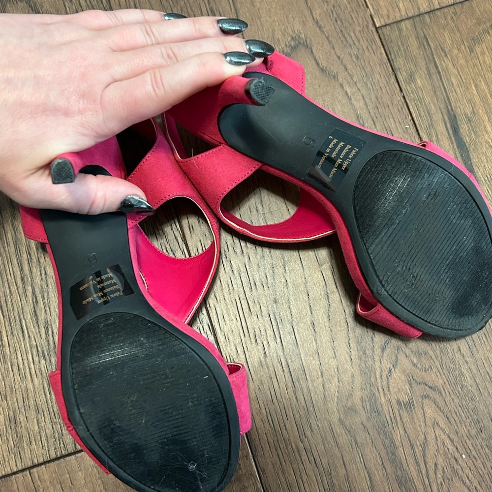 Kelly & Katie Fuchsia Strappy Heels - Picture 4 of 5